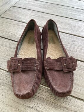 UGG Women's Chestnut Suede Shearling-Lined Driving Moccasins with Buckle Size 9